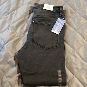 Brand New! H&M True to you skinny Ultra High Waist jeans